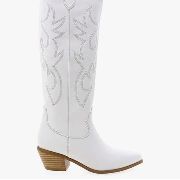 Western cowboy boots for women embroidered knee-high boot with a chunky heel - Picture 2 of 7